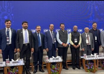 ट्रिलियन डॅालर इकॉनॅामी’चे स्वप्न पूर्णत्वास नेण्यासाठी तंत्रज्ञानाचा वापर करा – उपमुख्यमंत्री