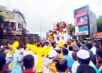 मार्कंडेय महामुनींचा शतकमहोत्सवी रथोत्सव मिरवणूक जल्लोषात; पारंपरिक वाद्यांसह डिजेचा दणदणाट आकर्षक देखाव्यांनी सर्वांचेच लक्ष वेधून घेतले.