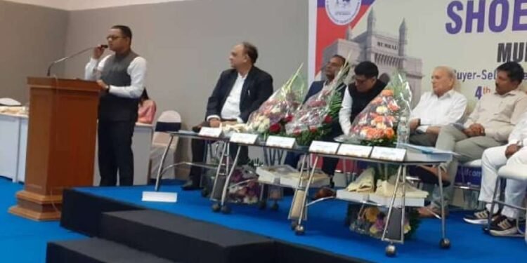 संत रोहिदास चर्मोद्योग व चर्मकार विकास महामंडळ देवनार येथे लेदर पार्क उभारणार