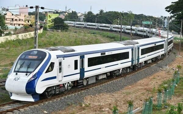 चीन सीमेपर्यंत धावणार वंदे भारत एक्स्प्रेस