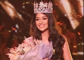 मिस इंडिया नंदिनी गुप्ता लालबाग राजाच्या दर्शनाला….