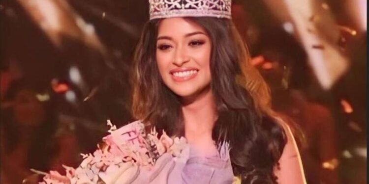 मिस इंडिया नंदिनी गुप्ता लालबाग राजाच्या दर्शनाला….