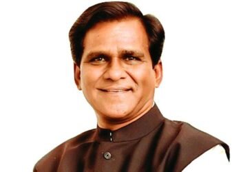 रावसाहेब दानवे लालबाग यांच्या चरणी..