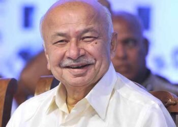 सुशील कुमार शिंदे यांचा आज वाढदिवस ! वाढदिवसानिमित्त त्यांचा थोडक्यात राजकीय प्रवास…..