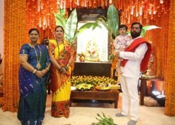 मुख्यमंत्री एकनाथ शिंदे यांच्या वर्षा निवासस्थानी श्रीगणेश प्रतिष्ठापना….