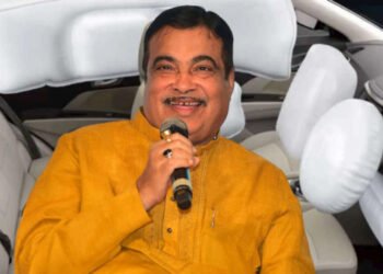 कारमधील 6 एअरबॅग्जबाबत सरकारचा प्लॅन बदलला; नितीन गडकरींनी दिले नवे वक्तव्य…..