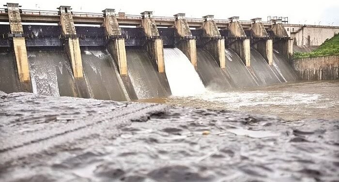 सोलापूर : नीरा नदीत ३ हजार क्यूसेक विसर्ग सोडला