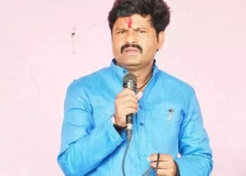 आमदार गोपीचंद पडळकर पाण्यासाठी आक्रमक होताच, अधिकाऱ्यांनी सोडले शेटफळेसाठी पाणी