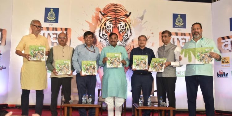 वाघ हा जैवविविधतेचा मानबिंदू; संवर्धनासाठी निधीची कमतरता नाही – मुनगंटीवार