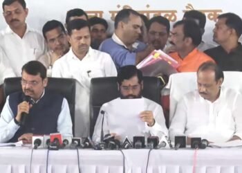 मराठवाड्यासाठी ५९ हजार कोटींचं पॅकेज, मुख्यमंत्र्यांनी विभागनिहाय निधीची यादी वाचून दाखवली, जाणून घ्या सविस्तर