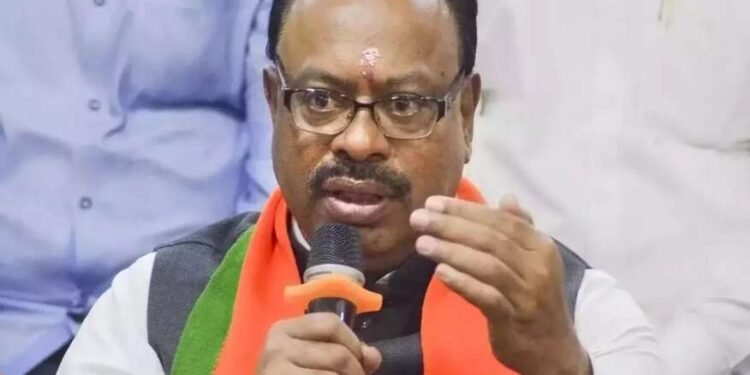 पत्रकारांवर बहिष्कार विरोधकांची राजेशाही प्रवृत्ती – बावनकुळे