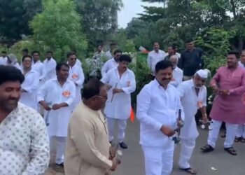 सोलापुरात काँग्रेस -भाजप -राष्ट्रवादीच्या नेत्यांचा रंगला एकत्रित लेझीम डाव