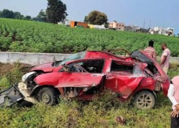 हिंगोली :-  भीषण अपघात ; पती-पत्नी ठार तर मुलगा जखमी !