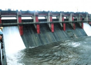 चंद्रपूर : २ तासात धो-धो पाऊस बरसला इरई धरणाचे २ दरवाजे उघडले…..