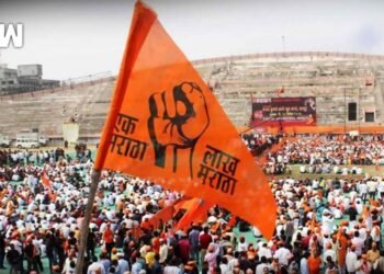 मराठा आंदोलकांवर पोलिसांचा लाठीचार्ज , सरकारी संपत्तीचे नुकसान करणारे नक्की कोण ?