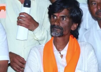 मराठा आरक्षण : मनोज जरांगेंचे बेमुदत उपोषण मागे