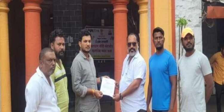 मराठा आंदोलकांवरील लाठीहल्ल्याच्या निषेधार्थ रोसेवाडी ग्रामपंचायत सदस्याचा राजीनामा
