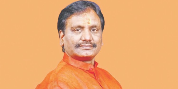 नवरात्रोत्सवाचं औचित्य, अंबादास दानवे सहकुटुंब सप्तशृंगी देवी चरणी