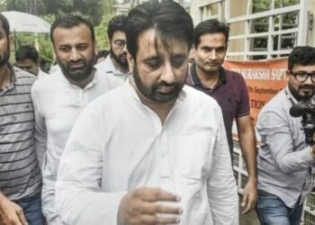 नवी दिल्ली : अमानतुल्ला खानच्या घरी ईडीची धाड