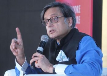 ‘एमईएम’ने शशी थरूर यांना पाहुण्यांच्या यादीतून वगळले