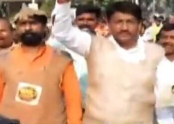 मुख्यमंत्री निवासस्थानी पोहोचण्याआधीच मराठा क्रांती मोर्चा रोखला