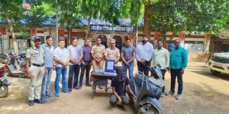 गोंदिया – तरुणीची सोन्याची चैन हिसकावणारा पोलिसांच्या जाळ्यात