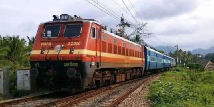 मध्य रेल्वे ३० दसरा/दिवाळी/छट सण विशेष गाड्या चालवणार