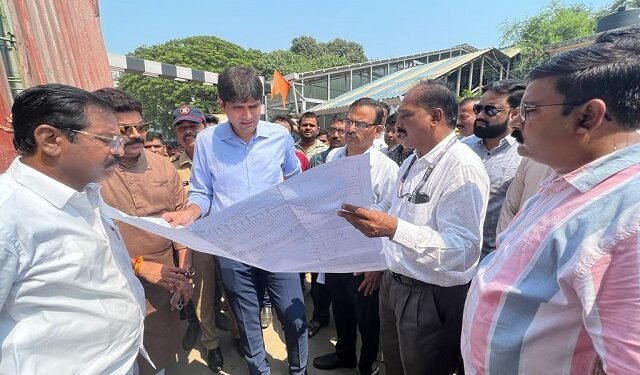 दिवा पूर्व -पश्चिम भागाला जोडणाऱ्या उड्डाणपुलाचे काम वेगाने करणार – अभिजीत बांगर