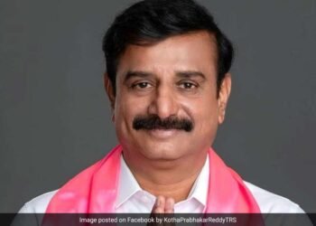 BRS च्या खासदारावर चाकू हल्ला, प्रचारावेळी घटना घडल्यानं खळबळ, प्रकृतीबद्दल मोठी अपडेट