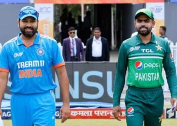 पाकिस्तानविरुद्ध भारताने टॉस जिंकला टॉस जिंकला प्रथम फलंदाजी करण्याचा निर्णय, असा आहे संघ