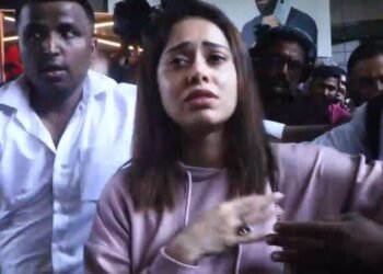 युद्धभूमी इस्त्रायलहून नुसरत भरुचा मुंबईत परतली, विमानतळावर नेमकं काय घडलं ?