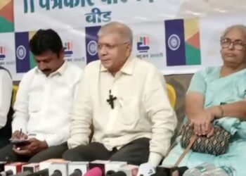 उद्धव ठाकरेंसोबत युती, पंकजा मुंडे बहुजनांच्या नेत्या? प्रकाश आंबेडकर स्पष्टच बोलले