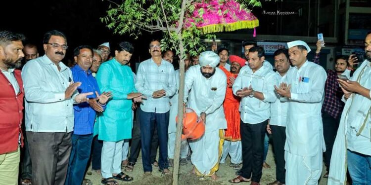 पर्यावरण संतुलनासाठी लोक चळवळ उभी करण्याची गरज – पोपटराव पवार