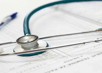 हॉस्पिटलमध्ये डॉक्टरकडून साडेसात लाखांचा अपहार