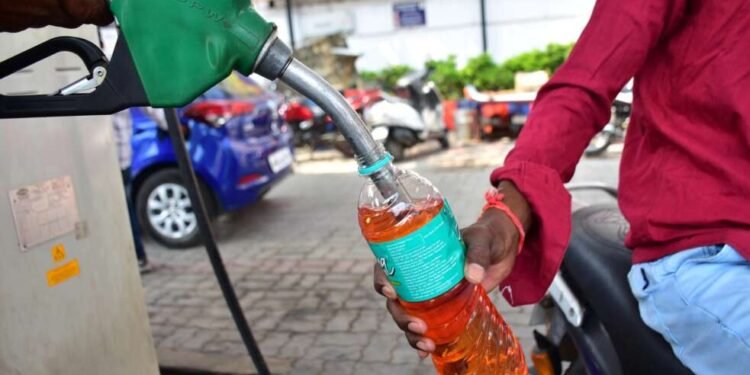 नाशिक : बाटलीत पेट्रोल दिले नाही म्हणून मारहाण