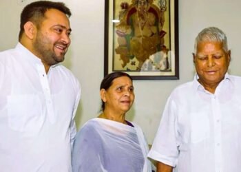 लालू, राबडी आणि तेजस्वी यादव यांना दिलासा