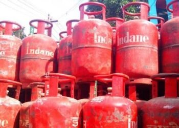 व्यावसायिक गॅस सिलेंडर २०९ रुपयांनी महागला, किंमत १,७३१ रुपये