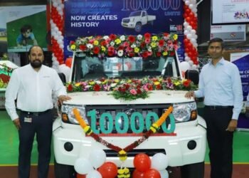 महिंद्राने अवघ्या १६ महिन्यांत गाठला १ लाख गाडी निर्मितीचा टप्पा