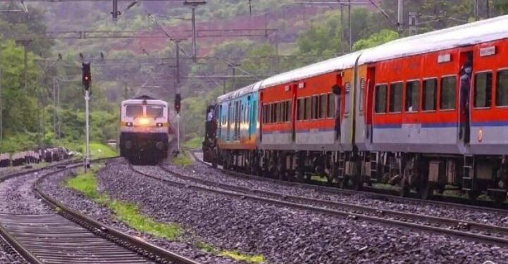 कोकण रेल्वेमार्गावरील अनेक गाड्या अपघातामुळे रद्द