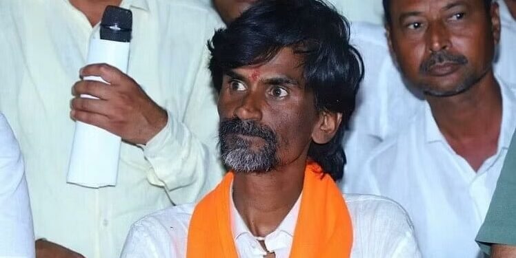 वातावरण दुषित करू नका, दगडफेकीच्या चौकशीवरून जरांगेंचा फडणवीसांना इशारा