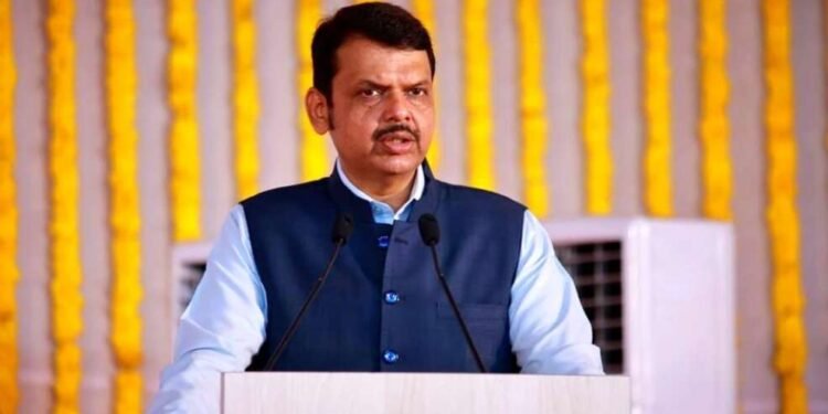 मोठी बातमी: कंत्राटी भरतीचा जीआर रद्द, फडणवीसांची घोषणा; पवार-ठाकरेंवर गंभीर आरोप