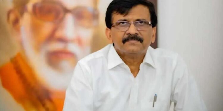 मराठा आंदोलक तापले, संजय राऊतांशी भिडले, जोरदार घोषणाबाजी, दौंडमध्ये काय घडलं?