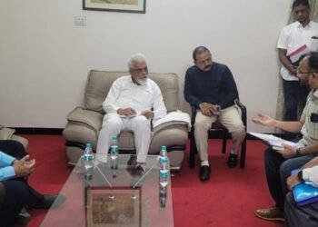 नाशिक शहरातील डेंग्यूचे आठवड्याभरात समूळ उच्चाटन करा – दादाजी भुसे