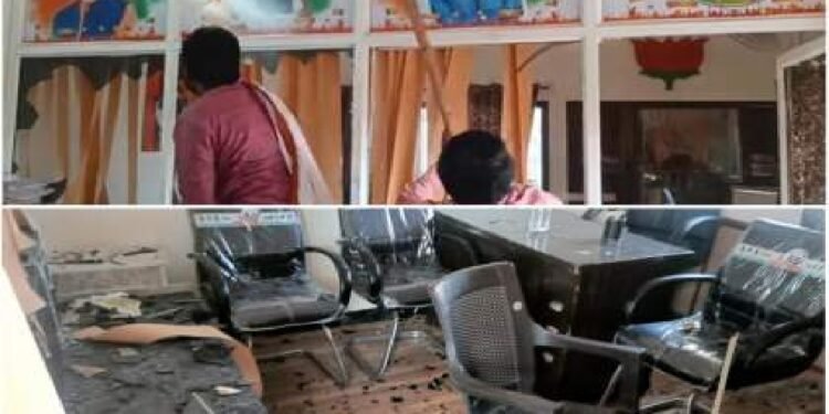 मराठा आरक्षण आंदोलक आक्रमक, भाजप आमदार प्रशांत बंब यांचं संपर्क कार्यालय फोडलं