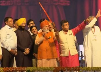 LIVE : PM मोदी द्वारका, नवी दिल्ली येथील DDA मैदानावर दसरा सोहळ्याला उपस्थित…..