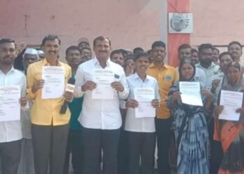 सोलापूर – मराठा आरक्षणाला पाठींबा म्हणुन कोन्हेरी ग्रामपंचायतीच्या आठ सदस्यांचे सामुहीक राजीनामे