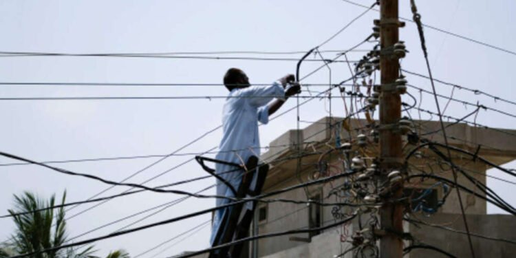 वीजचोरी कळवा, भरघोस बक्षीस मिळवा; चोरीच्या १० टक्के रक्कम बक्षीस म्हणून मिळणार