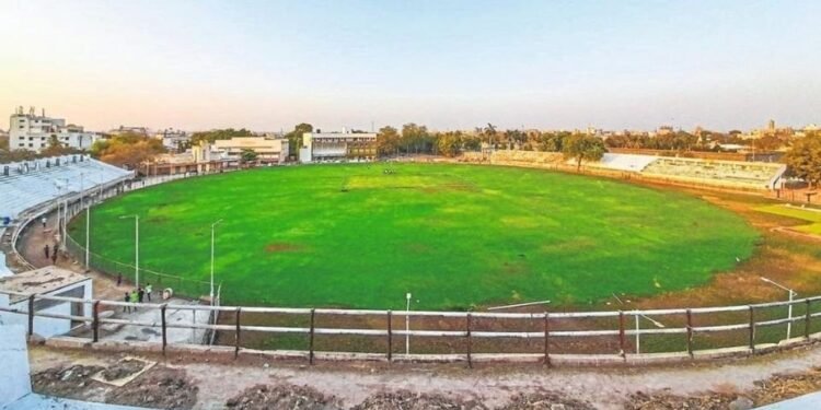 सोलापूरातील गांधी पार्क स्टेडिअमवर २८ वर्षांनंतर पहिल्यांदाच रणजी सामने