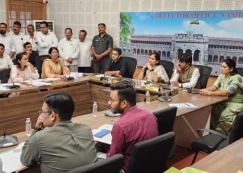 सुरत-चेन्नई ग्रीन फील्ड महामार्गासह विविध विषयांची आढावा बैठक