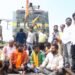 ब्रेकिंग :- मराठा आरक्षणासाठी आंदोलनकर्ते आक्रमक : सोलापूरात केला रेलरोको
